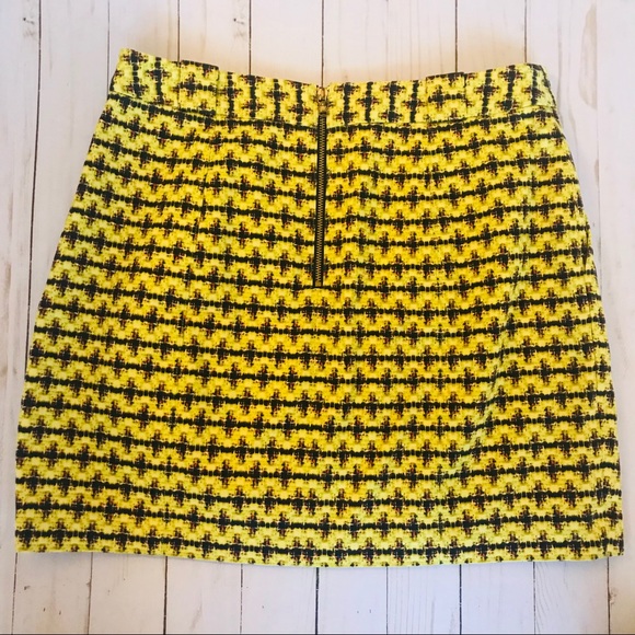 CLUB MONACO | Semi Casual Mini Skirt Yellow EUC - Picture 2 of 8